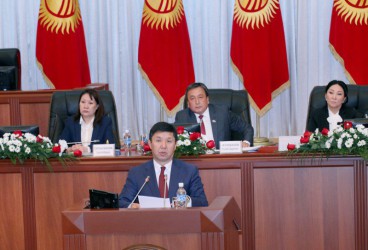 15 октября 2015 года: Фоторепортаж с закрытия последней сессии V созыва Жогорку Кенеша 