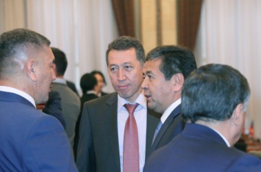 15 октября 2015 года: Фоторепортаж с закрытия последней сессии V созыва Жогорку Кенеша 