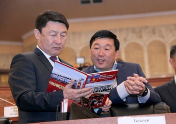 15 октября 2015 года: Фоторепортаж с закрытия последней сессии V созыва Жогорку Кенеша 