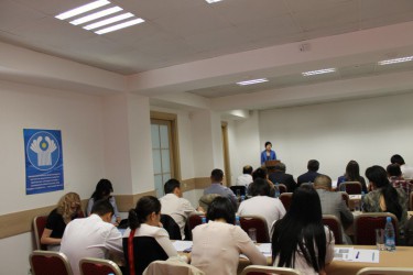 24.04.2015 - Круглый стол «Политические партии и  выборный процесс: нововведения в выборное законодательство КР»