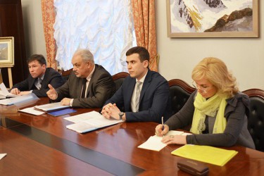 12.02.19 Рабочая встреча руководства МИМРД МПА СНГ и заместителя Генерального секретаря Совета МПА СНГ — полномочного представителя ЖК КР Нурбека Сатвалдиева с директором Бишкекского филиала МИМРД МПА СНГ Исламбеком Мурсабековым