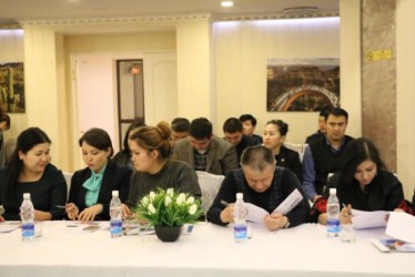 Бишкекский филиал МИМРД МПА СНГ внес свои рекомендации в рамках Общественного диалога на тему «Рефререндум и выборы депутатов местных кенешей Кыргызской Республики 2016 года – итоги и дальнейшие планы» - 17.02.2017