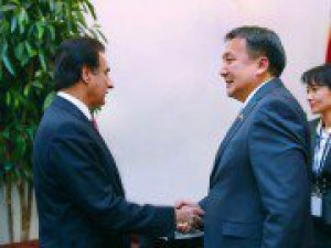 Торага Жогорку Кенеша КР А.Жээнбеков встретился с Председателем Национальной Ассамблеи Исламской Республики Пакистан С.Садыком