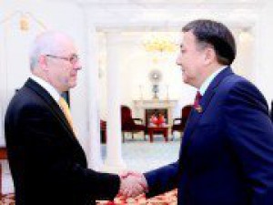 Ханс Альтер: «Кыргызстан может послужить образцом проведения кардинальных реформ по развитию парламентаризма»