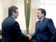 Торага Жогорку Кенеша Асылбек Жээнбеков принял постоянного представителя ПРООН в Кыргызстане Александра Аванесова