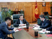 Торага Жогорку Кенеша Асылбек Жээнбеков принял Чрезвычайного и Полномочного Посла Беларуси в Кыргызстане Виктора Денисенко Торага Жогорку Кенеша Асылбек Жээнбеков принял Чрезвычайного и Полномочного Посла Беларуси в Кыргызстане Виктора Денисенко