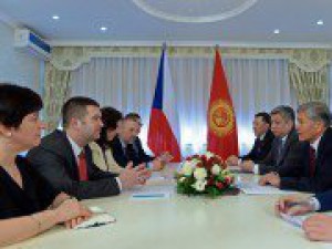 Президент Алмазбек Атамбаев встретился с Председателем Палаты депутатов Парламента Чехии Яном Гамачеком