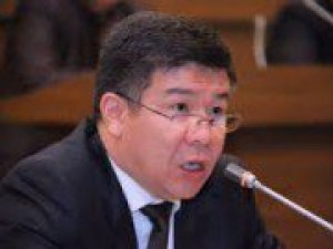 Депутат парламента Алмамбет Шыкмаматов предлагает отклонить законопроект об иностранных агентах