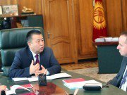 Торага Жогорку Кенеша Чыныбай Турсунбеков принял руководителя проекта Фонда имени Ханнса Зайделя по ЦА Макса Георг Майера