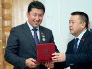 Торага Жогорку Кенеша Кыргызской Республики вручил награды МПА СНГ