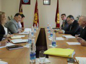 Председатель ЦИК КР Т. Абдраимов принял делегацию Венецианской комиссии