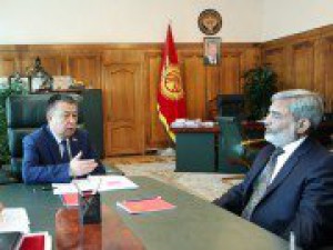 Торага Жогорку Кенеша Чыныбай Турсунбеков принял Посла Пакистана в Кыргызстане Кази Хабиб Ур Рехмана