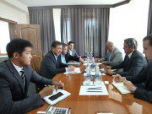 Председатели профильных Комитетов Жогорку Кенеша встретились с руководителем проекта DFID Джеффом Лилли