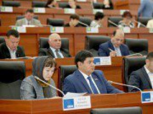 На парламентских слушаниях обсуждаются законопроекты, направленные на изменение избирательного законодательства