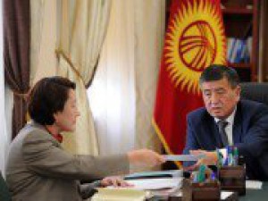 Премьер С.Жээнбеков и глава ЦИК Н.Шайлдабекова обсудили вопросы подготовки к проведению местных выборов и референдума