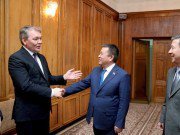 Торага Ч.Турсунбеков обсудил вопросы межпарламентского сотрудничества с председателем Комитета по делам СНГ Госдумы ФС РФ Л.Калашниковым
