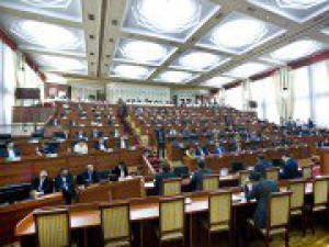 Участники парламентских слушаний внесли предложения к законопроекту о внесении поправок в Закон КР «О выборах Президента КР и депутатов Жогорку Кенеша КР»