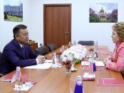 Валентина Матвиенко встретилась с Чыныбаем Турсунбековым на полях XXI ПМЭФ Валентина Матвиенко встретилась с Чыныбаем Турсунбековым на полях XXI ПМЭФ