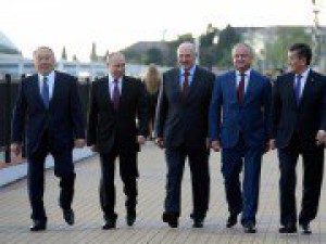 Президент Сооронбай Жээнбеков 14 мая, принял участие в заседании Высшего Евразийского экономического совета в городе Сочи Российской Федерации.