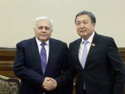 Торага Жогорку Кенеша А. Жээнбеков встретился с председателем парламента Азербайджана О. Асадовым