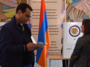 Депутаты Жогорку Кенеша в составе группы международных наблюдателей приняли участие в мониторинге выборов депутатов Национального Собрания Республики Армения