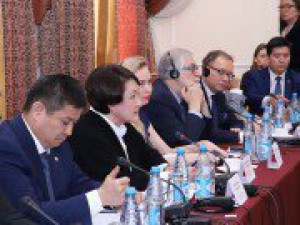 В Бишкеке прошел семинар «Политические партии: международный опыт правового обеспечения деятельности и практики развития»
