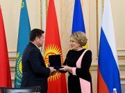 Торага Талант Мамытов награжден Юбилейной медалью МПА СНГ