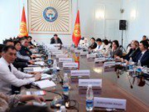 Торага Талант Мамытов провел первое заседание Совета по правам женщин, детей и гендерному равенству