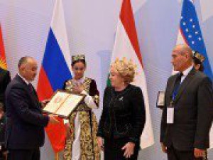 Премия МПА СНГ имени Чынгыза Айтматова вручена доктору филологических наук Шухрату Сирожиддинову