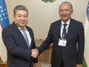 Сотрудники Бишкекского филиала МИМРД МПА СНГ ведут мониторинг голосования на парламентских выборах Республики Узбекистан