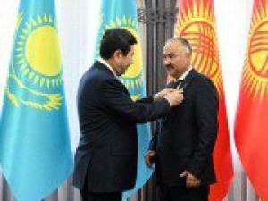 Торага Жогорку Кенеша Кыргызской Республики Нурланбек Шакиев награжден орденом «Достык» II степени