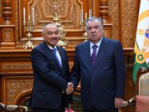 Торага Нурланбек Тургунбек уулу встретился с Президентом Таджикистана Эмомали Рахмоном