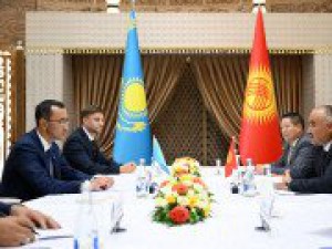 Торага Нурланбек Тургунбек уулу встретился с председателем Сената Парламента Республики Казахстан Мауленом Ашимбаевым