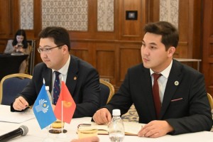 Голосование на удобных локациях, участки в торговых центрах, агитационная работа в соцсетях — как молодежь Кыргызстана привлекают к участию в выборах