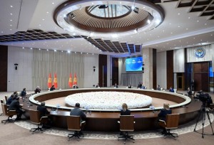 Садыр Жапаров обсудил итоги мониторинга выборов с руководителями международных наблюдательных миссий