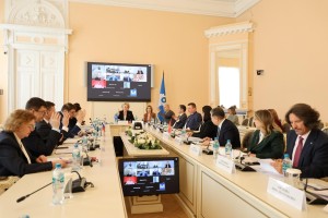 Депутаты Темирлан Айтиев и Гулжан Сатиева избраны заместителями председателей постоянных комиссий МПА СНГ