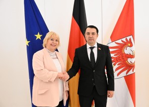 Торага Марлен Маматалиев встретился с Президентом Парламента федеральной земли Бранденбург Германии Ульрике Лидтке