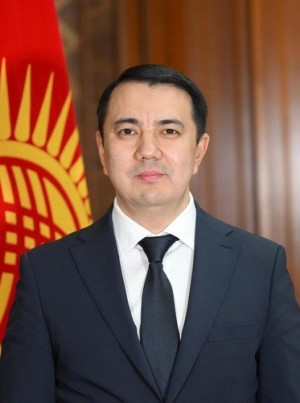 Торага Марлен Маматалиев поздравил кыргызстанцев с Днем Конституции Кыргызской Республики 